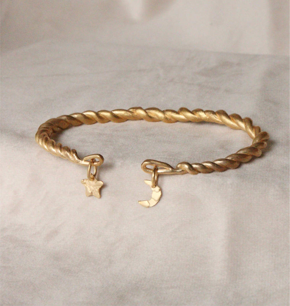 Tumbling waves bangle