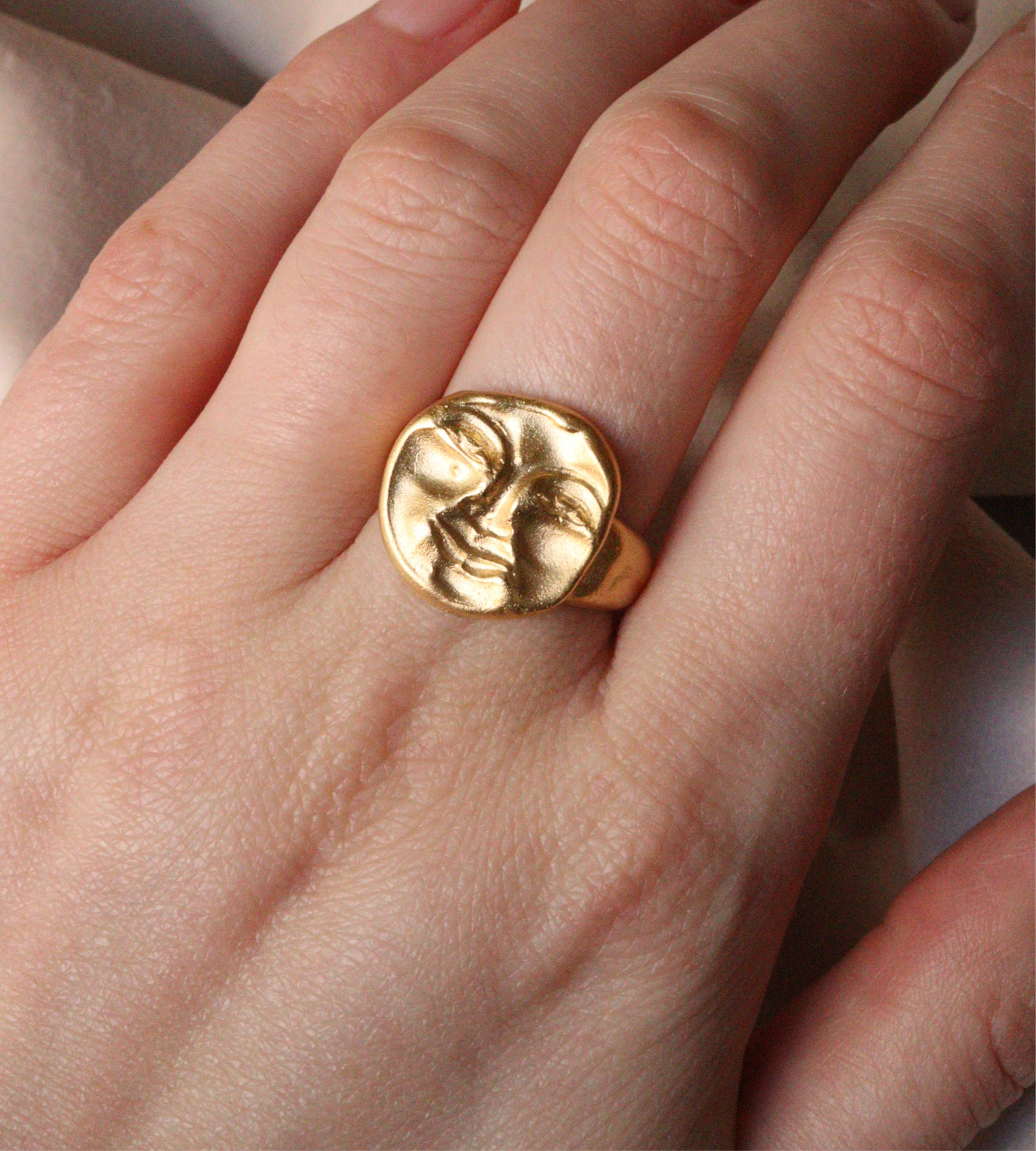 Moon Face ring