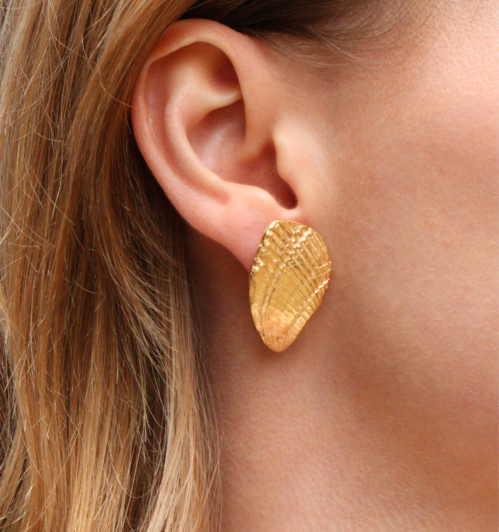 Large Shell Studs