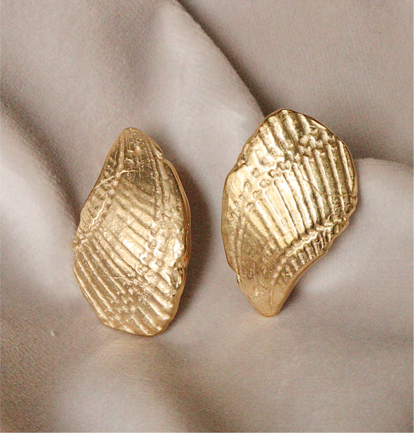 Large Shell Studs