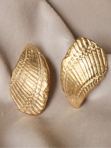 Large Shell Studs