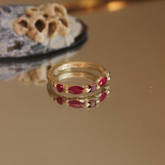 9 ct gold Ruby band